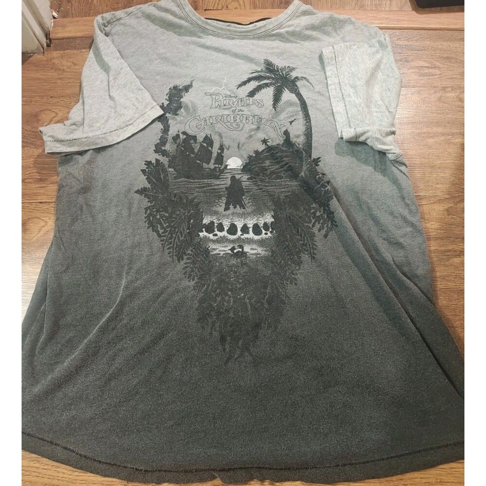 Pirates of the Caribbean Dead Men Tell No Tales Gray Tshirt XL Disney Parks